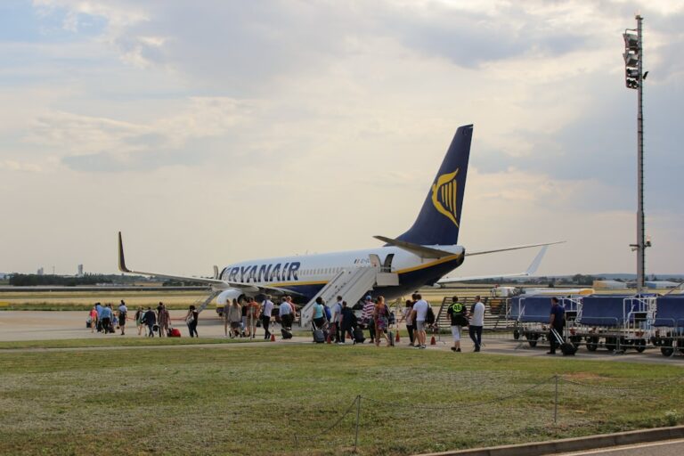 Ryanair vs EasyJet Baggage Guide 2026: Cabin Bag Rules, Fees & Best Choice