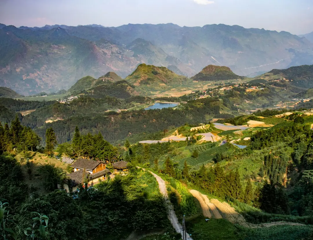 Hanoi to Sapa 2026: Bus, Sleeper Train, Limousine Van or Private Transfer?