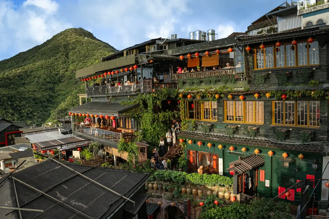 Taipei to Jiufen 2026: Bus, Train, Taxi or Tour?