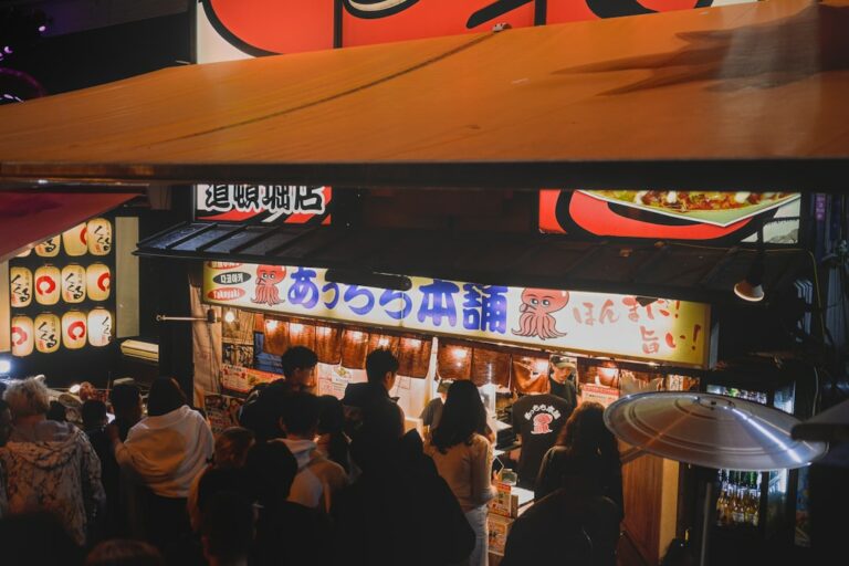 15 Best Things to Do in Osaka 2026: Food, Neon, Castles, USJ and Day Trips