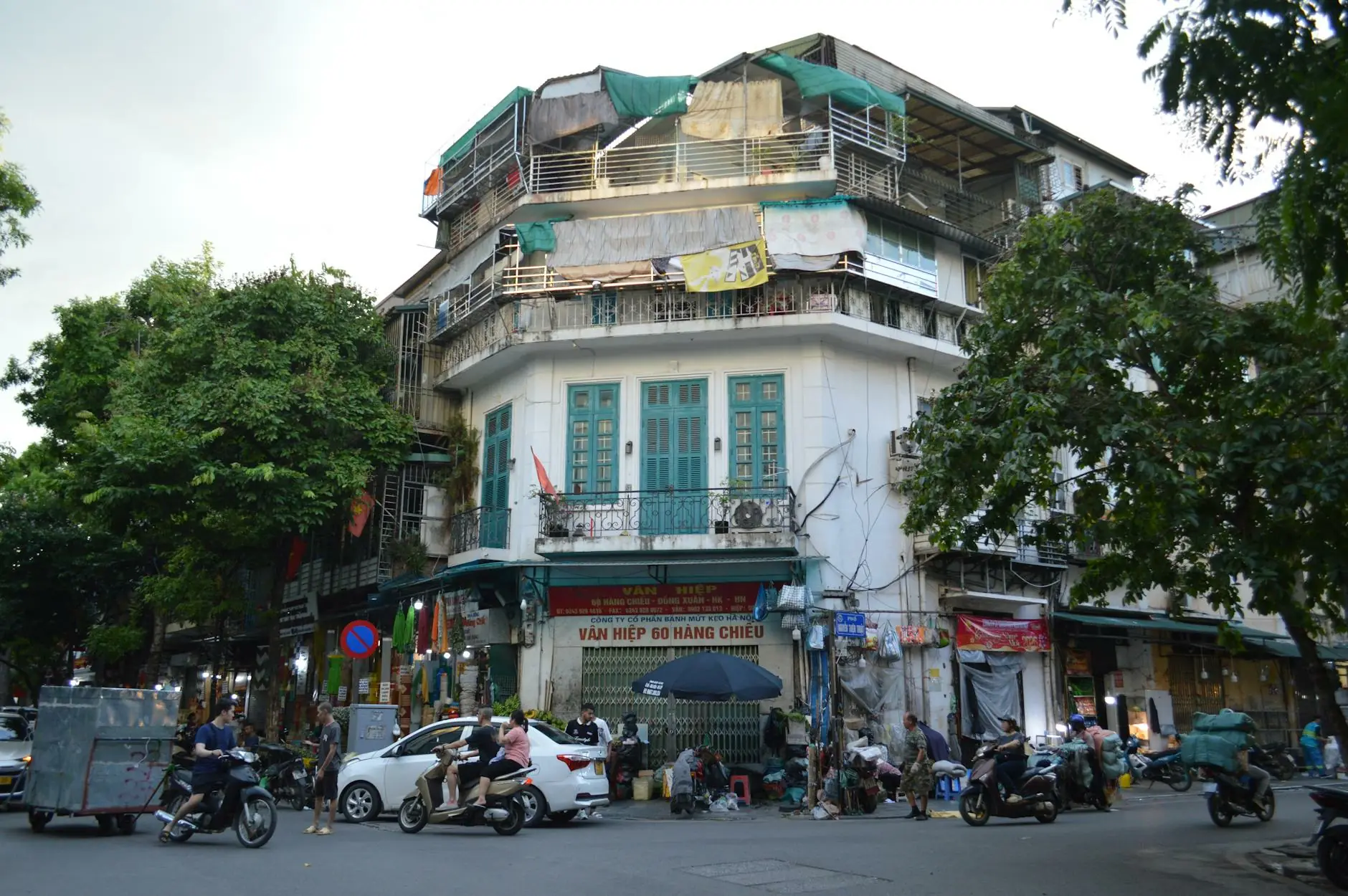 Where to Stay in Hanoi 2026: Best Areas for Old Quarter, Food and Day Trips