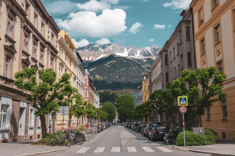 Renting a Car in Austria: Complete 2026 Guide to Alps, Salzburg, Hallstatt, Vignettes and Winter Tyres