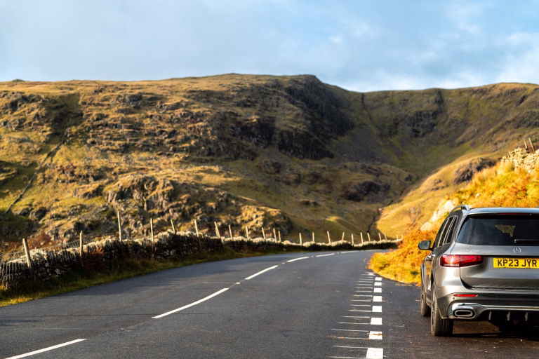 Renting a Car in Ireland: Complete 2026 Guide for Left-Side Driving and Road Trips