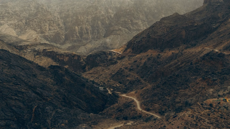 Renting a Car in Oman: Complete 2026 Guide to Muscat, Nizwa, Jebel Shams, Wahiba Sands and 4WDs