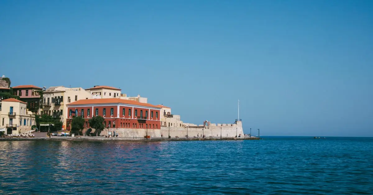 Renting a Car in Crete: Chania vs Heraklion Pickup and Road-Trip Planning