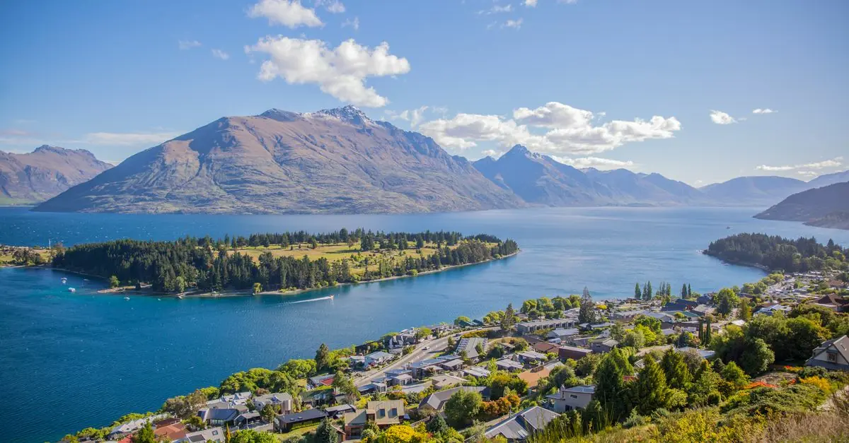 Renting a Car in Queenstown: Airport Pickup, Day Trips and Winter Roads